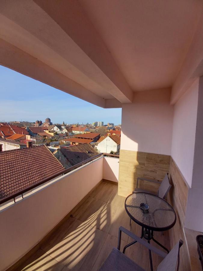 Tei Apartment Oradea Bagian luar foto